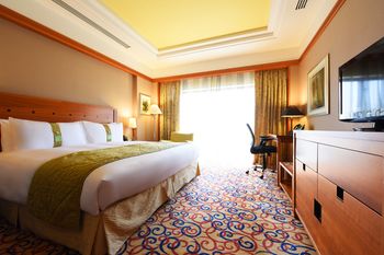Holiday Inn Kuwait by IHG 4*