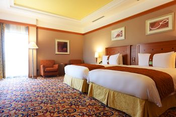 Holiday Inn Kuwait by IHG 4*