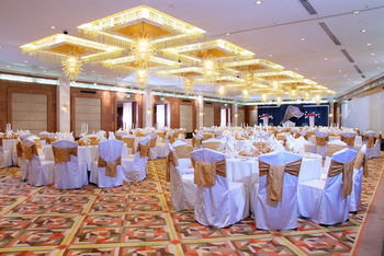 Holiday Inn Kuwait by IHG 4*