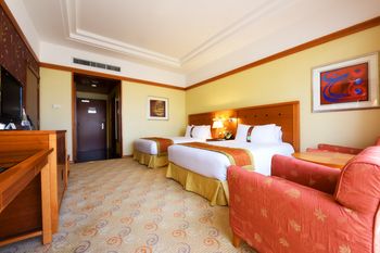 Holiday Inn Kuwait by IHG 4*