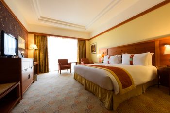 Holiday Inn Kuwait by IHG 4*