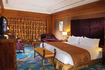 Holiday Inn Kuwait by IHG 4*
