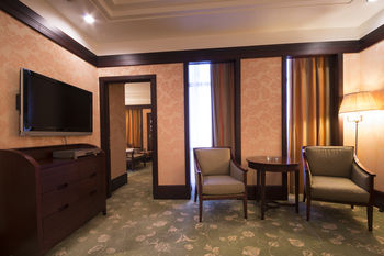 Holiday Inn Kuwait by IHG 4*