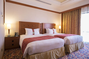 Holiday Inn Kuwait by IHG 4*