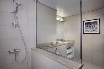 Residence Inn by Marriott Kuwait City 4*