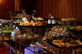 Millennium Hotel and Convention Centre Kuwait 4*