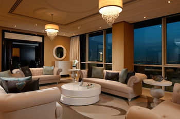 Millennium Hotel and Convention Centre Kuwait 4*