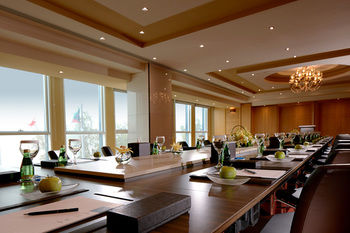 Millennium Hotel and Convention Centre Kuwait 4*