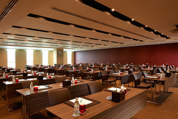 Millennium Hotel and Convention Centre Kuwait 4*
