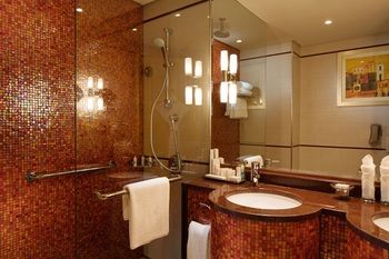 Millennium Hotel and Convention Centre Kuwait 4*