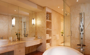Millennium Hotel and Convention Centre Kuwait 4*