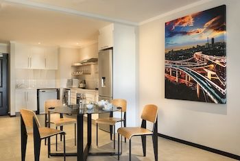 The Max Hotel Sandton 4*