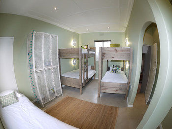 THE BIG Luxury Backpackers 3*