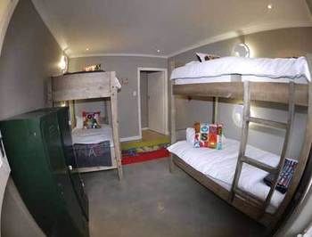 THE BIG Luxury Backpackers 3*