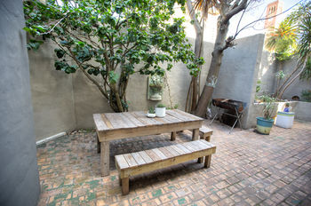 THE BIG Luxury Backpackers 3*