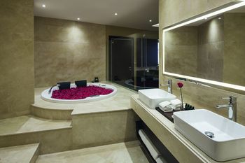 Movenpick Hotel Qassim 5*