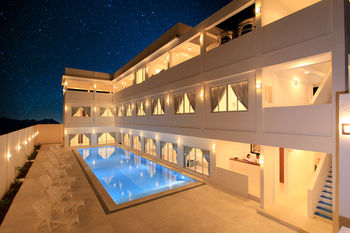 Coron Bluewave Hotel 3*