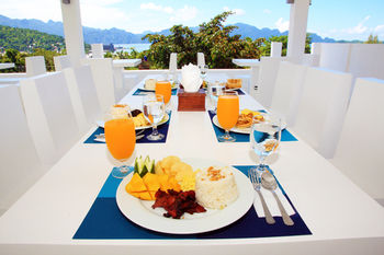 Coron Bluewave Hotel 3*
