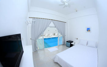 Coron Bluewave Hotel 3*
