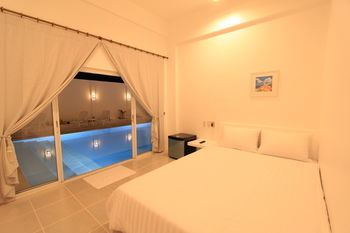 Coron Bluewave Hotel 3*