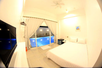 Coron Bluewave Hotel 3*