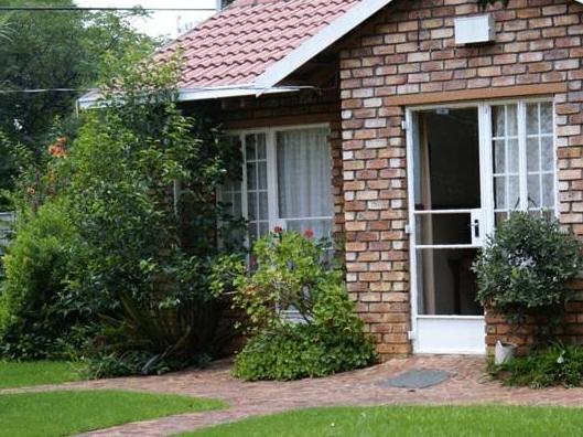 Airport Inn Bed and Breakfast 3*
