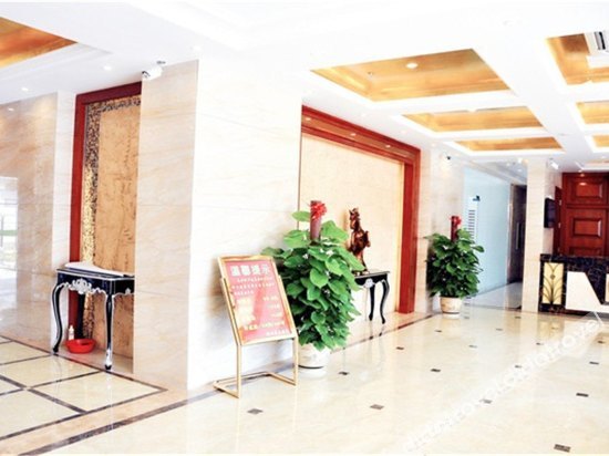 GreenTree Inn Ganzhou Sankang Temple DaRunFa Express Hotel 2*