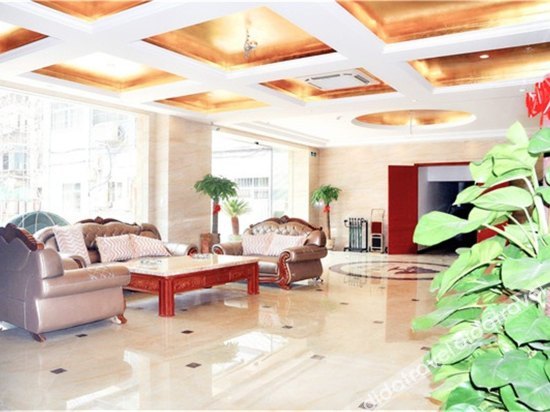GreenTree Inn Ganzhou Sankang Temple DaRunFa Express Hotel 2*