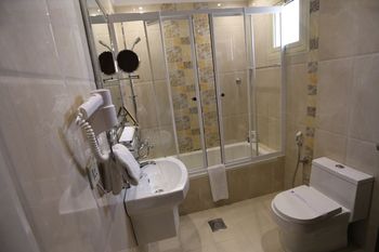 Golden Bujari Al Khobar Hotel 4*