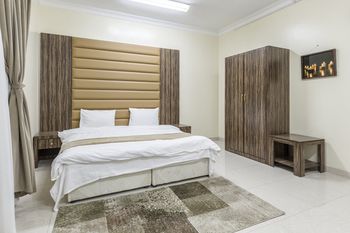 La Rive Hotels & Suites (Formerly known as Ghosn Al Banafsej) 4*