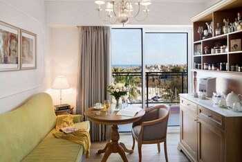 Metaxa Hotel 5*