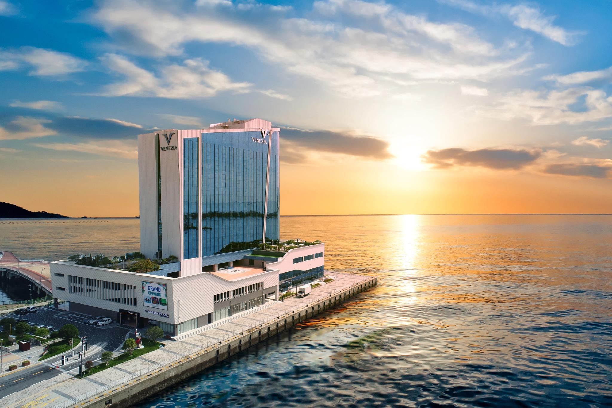 Yeosu Venezia Hotel & Suite 4*