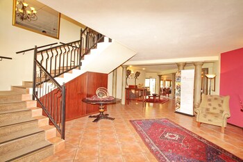 Benvenuto Hotel and Conference Centre 3*