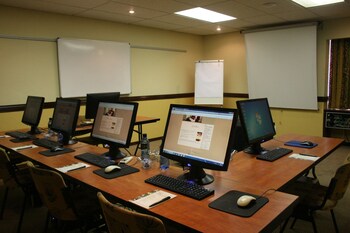 Benvenuto Hotel and Conference Centre 3*