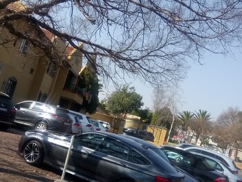 Benvenuto Hotel and Conference Centre 3*
