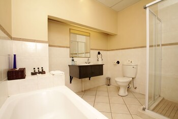 Benvenuto Hotel and Conference Centre 3*