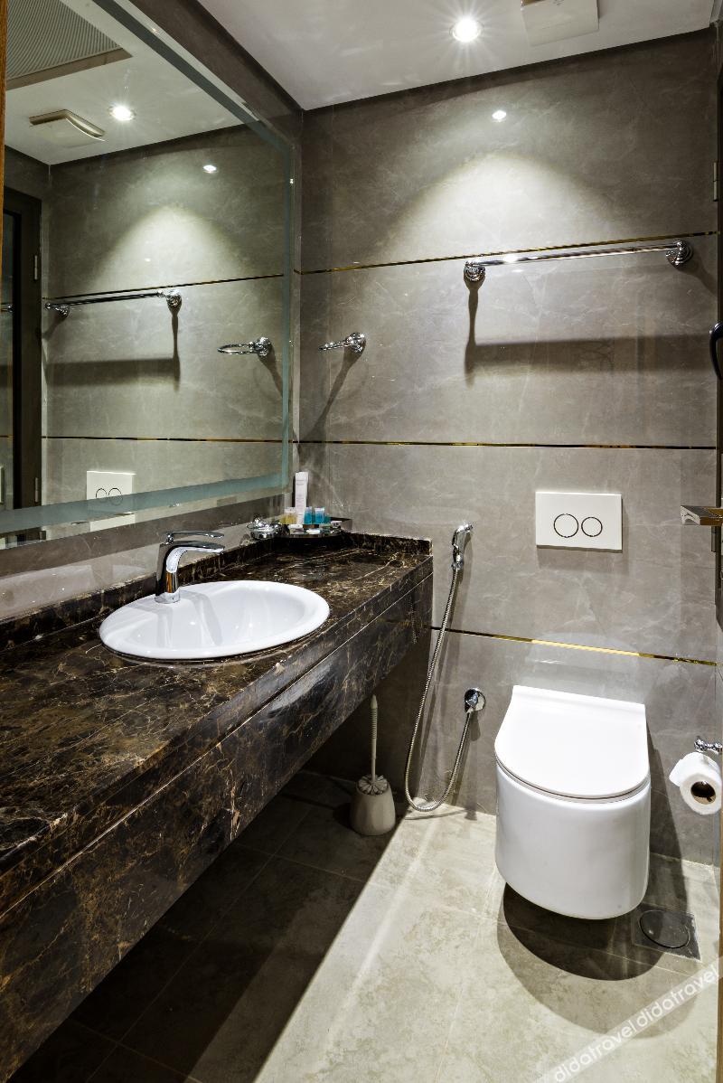 Mirnian Hotel 3*