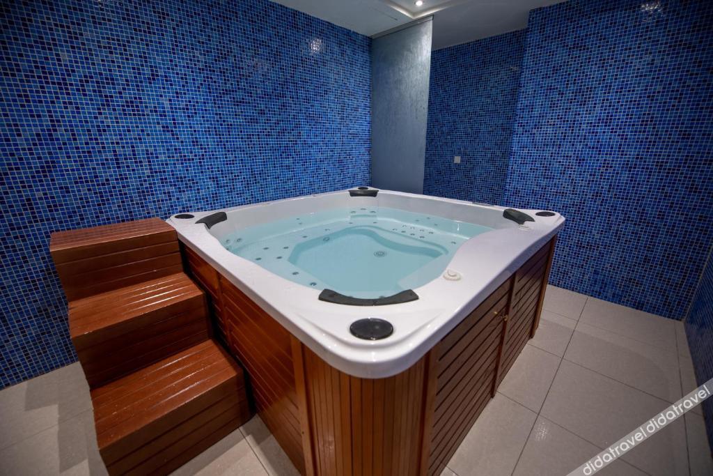 WA hotel 4*