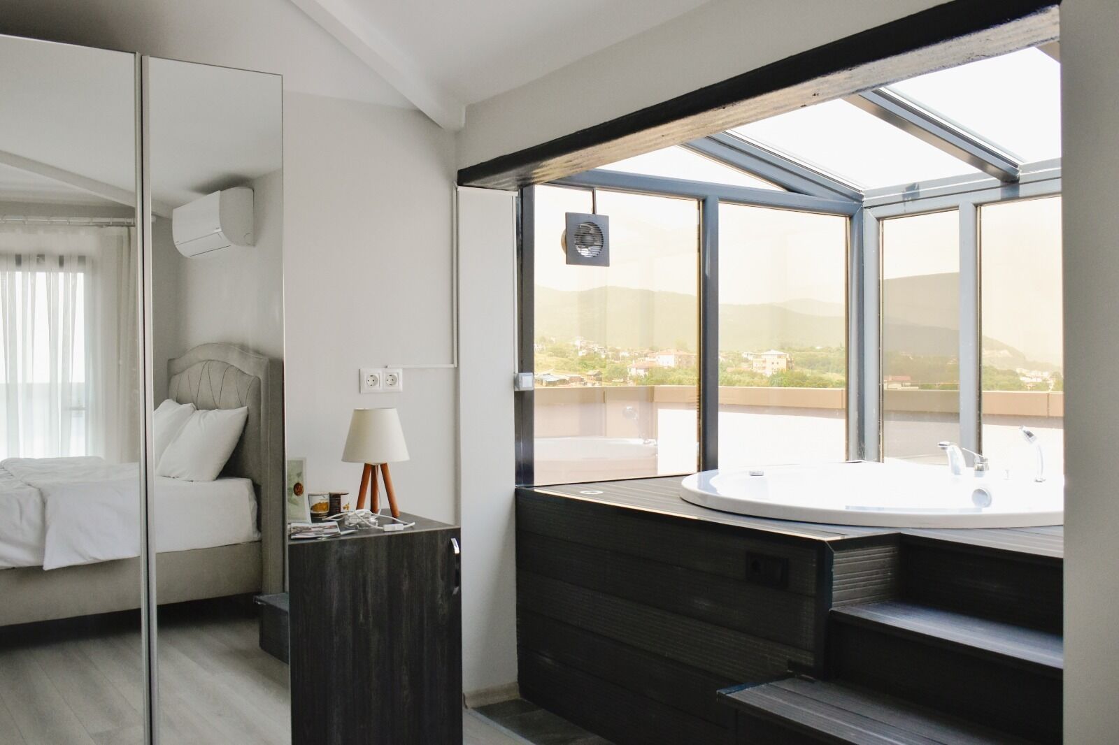 Green Hills Suites 0*