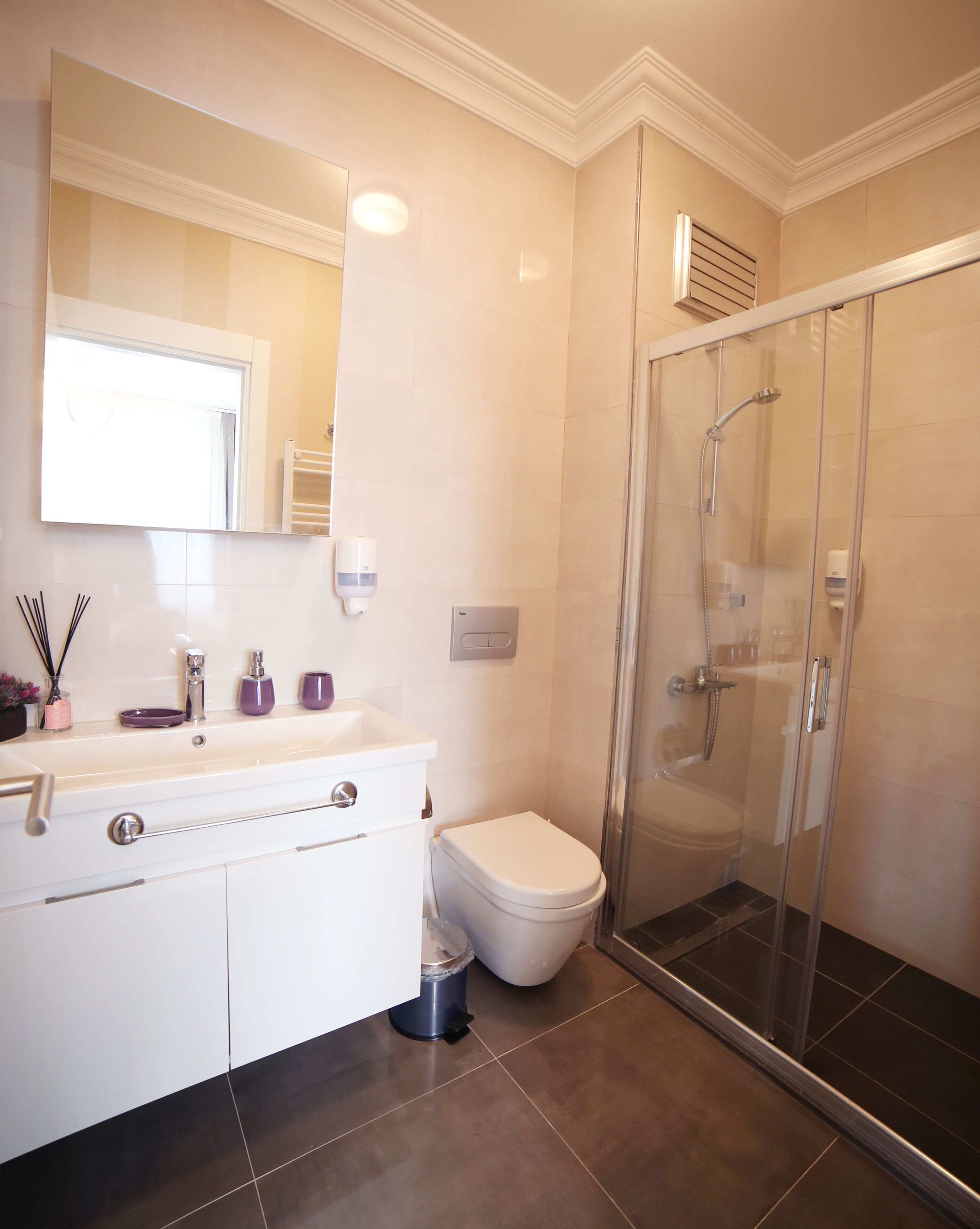 Green Hills Suites 0*