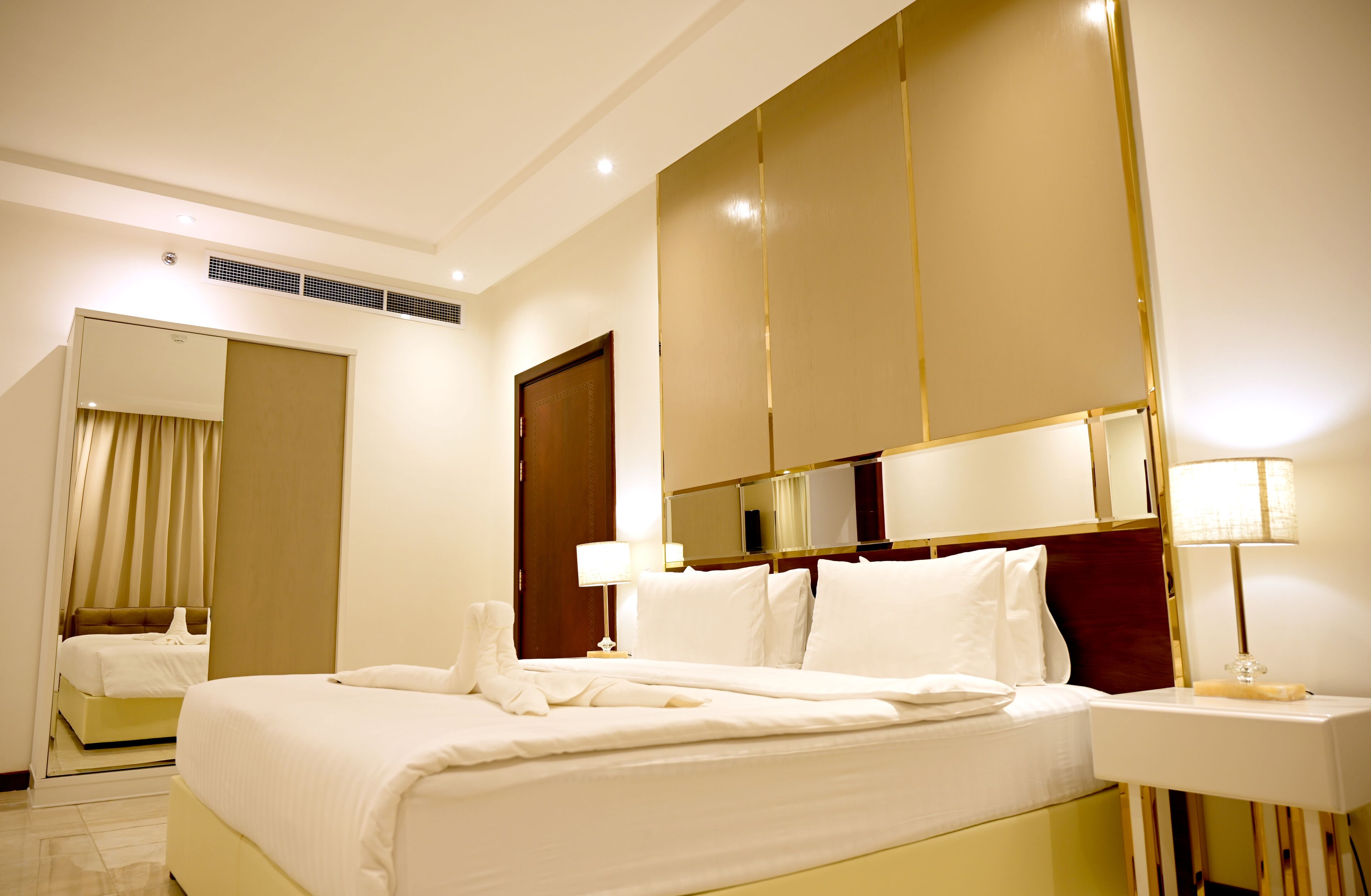 Sela Hotel 0*