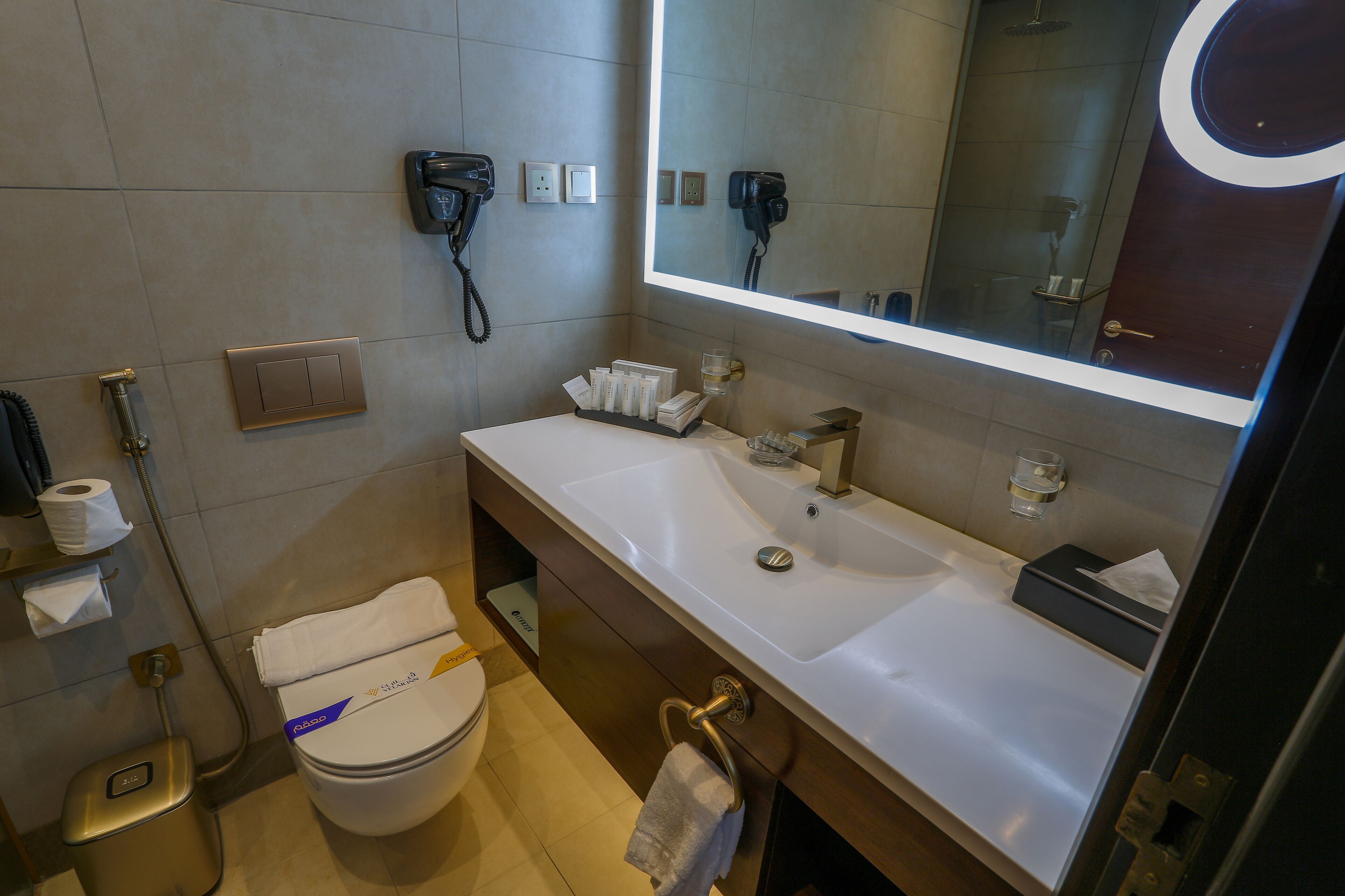 Velar Inn Hotel 4*