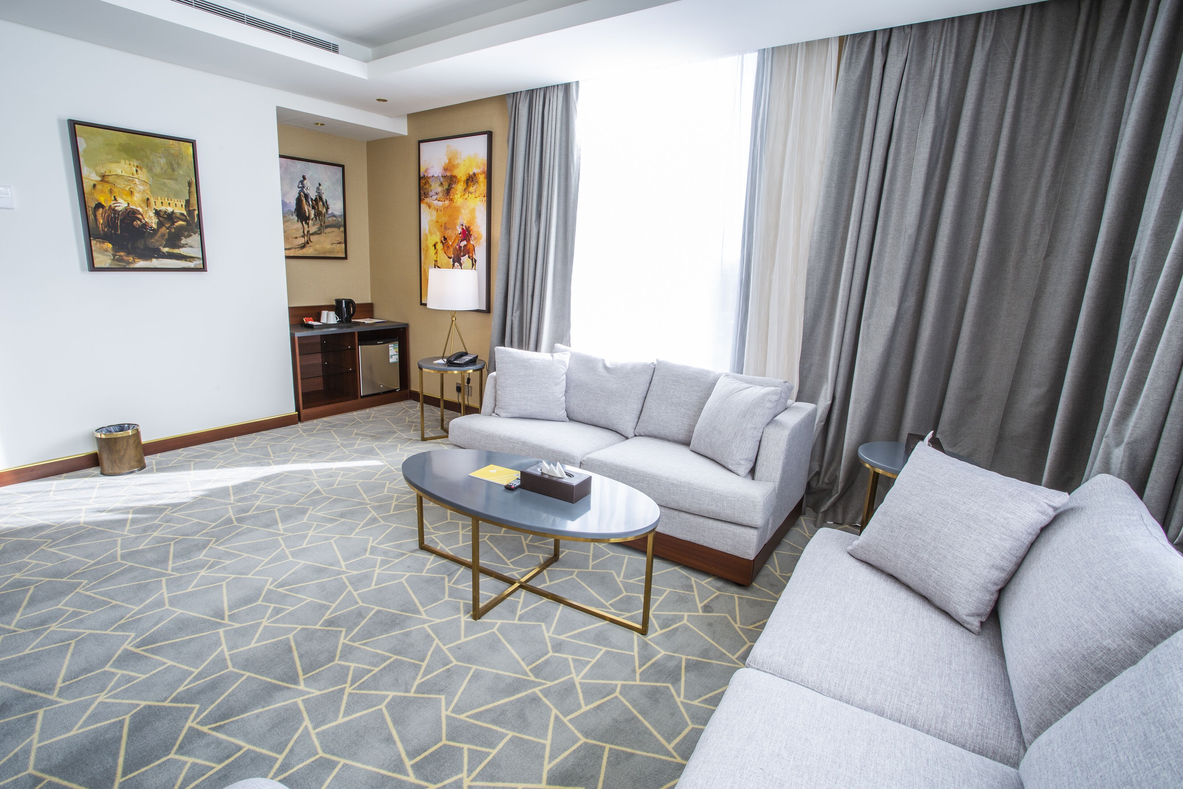 Velar Inn Hotel 4*