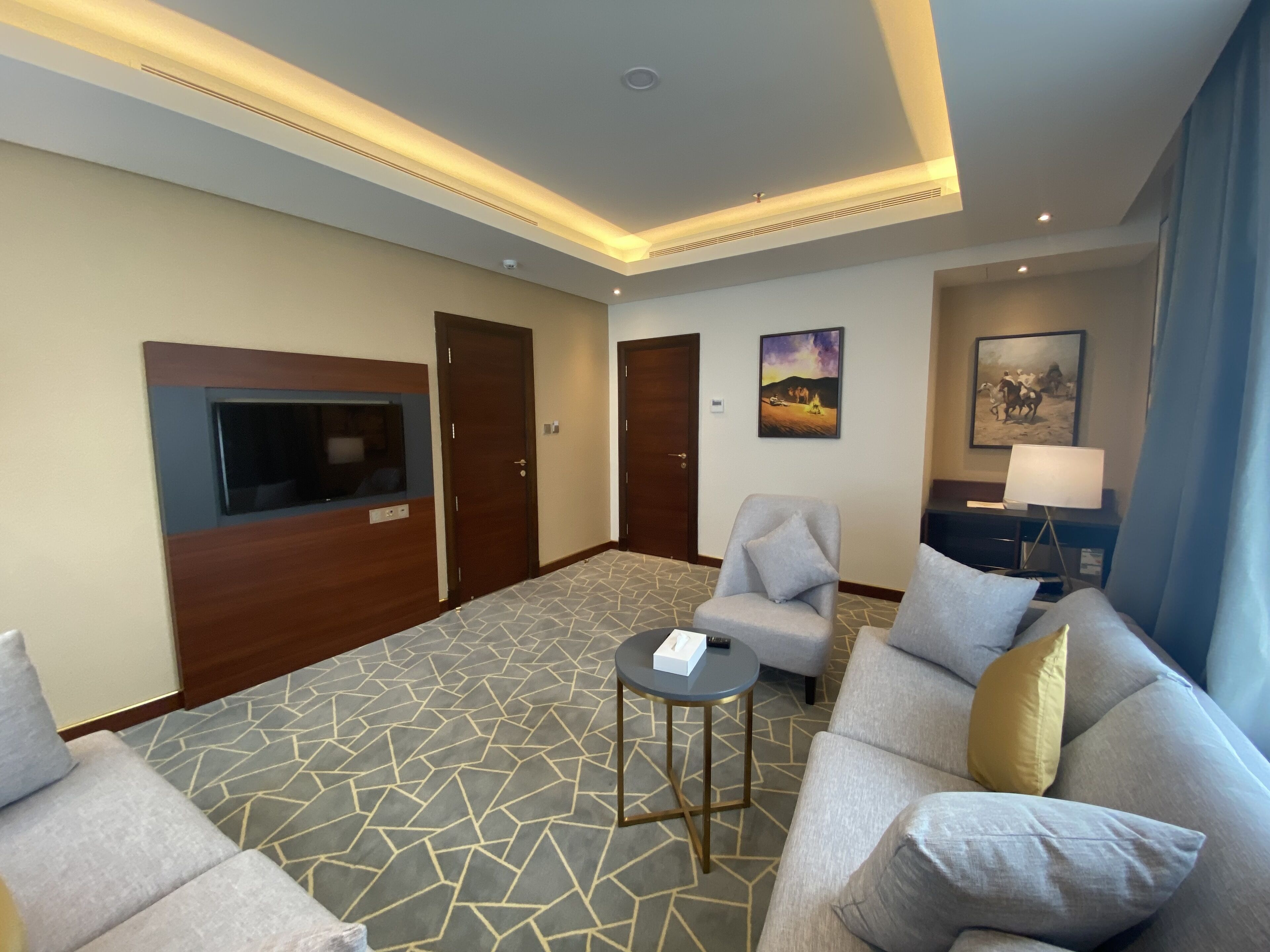Velar Inn Hotel 4*