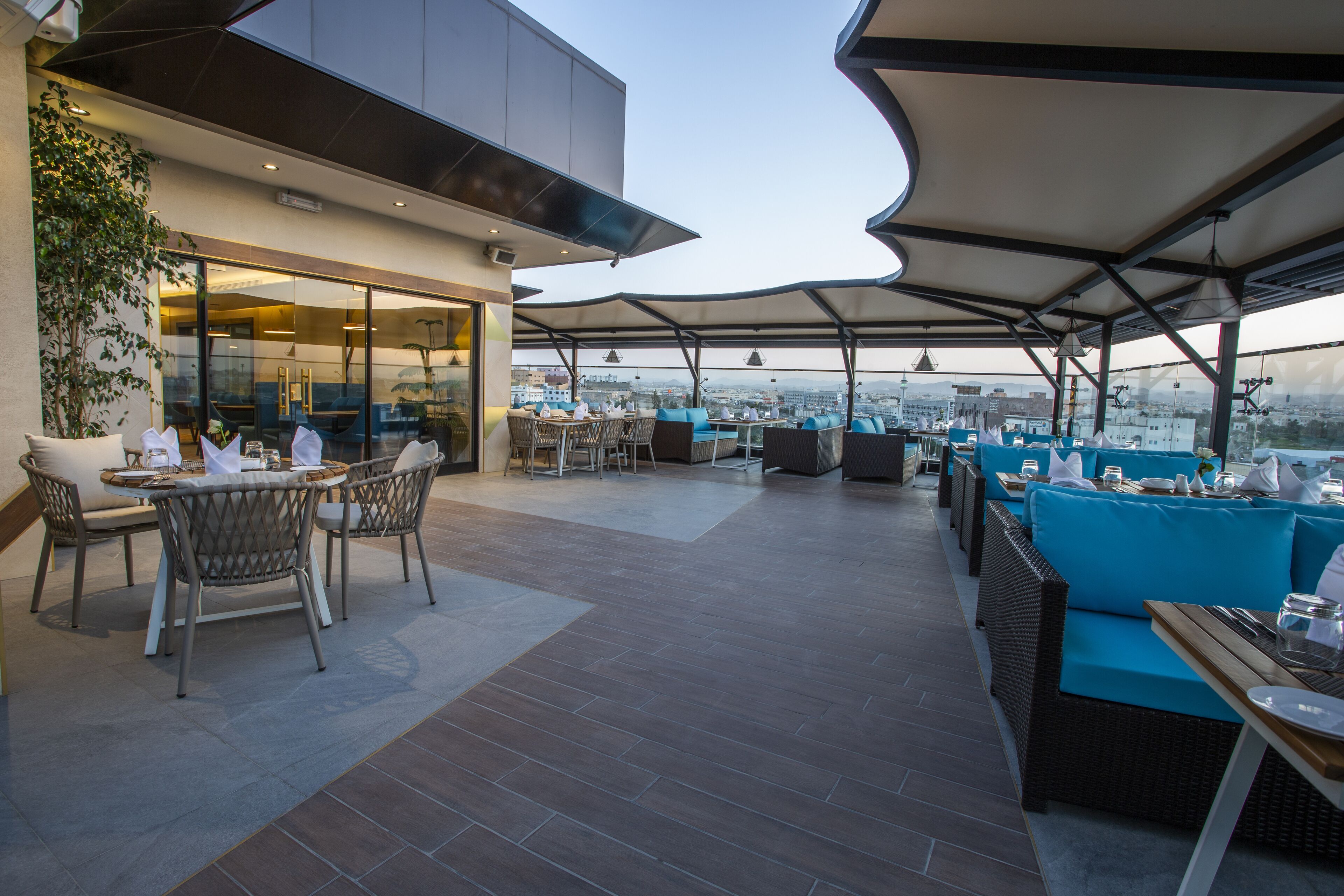 Velar Inn Hotel 4*