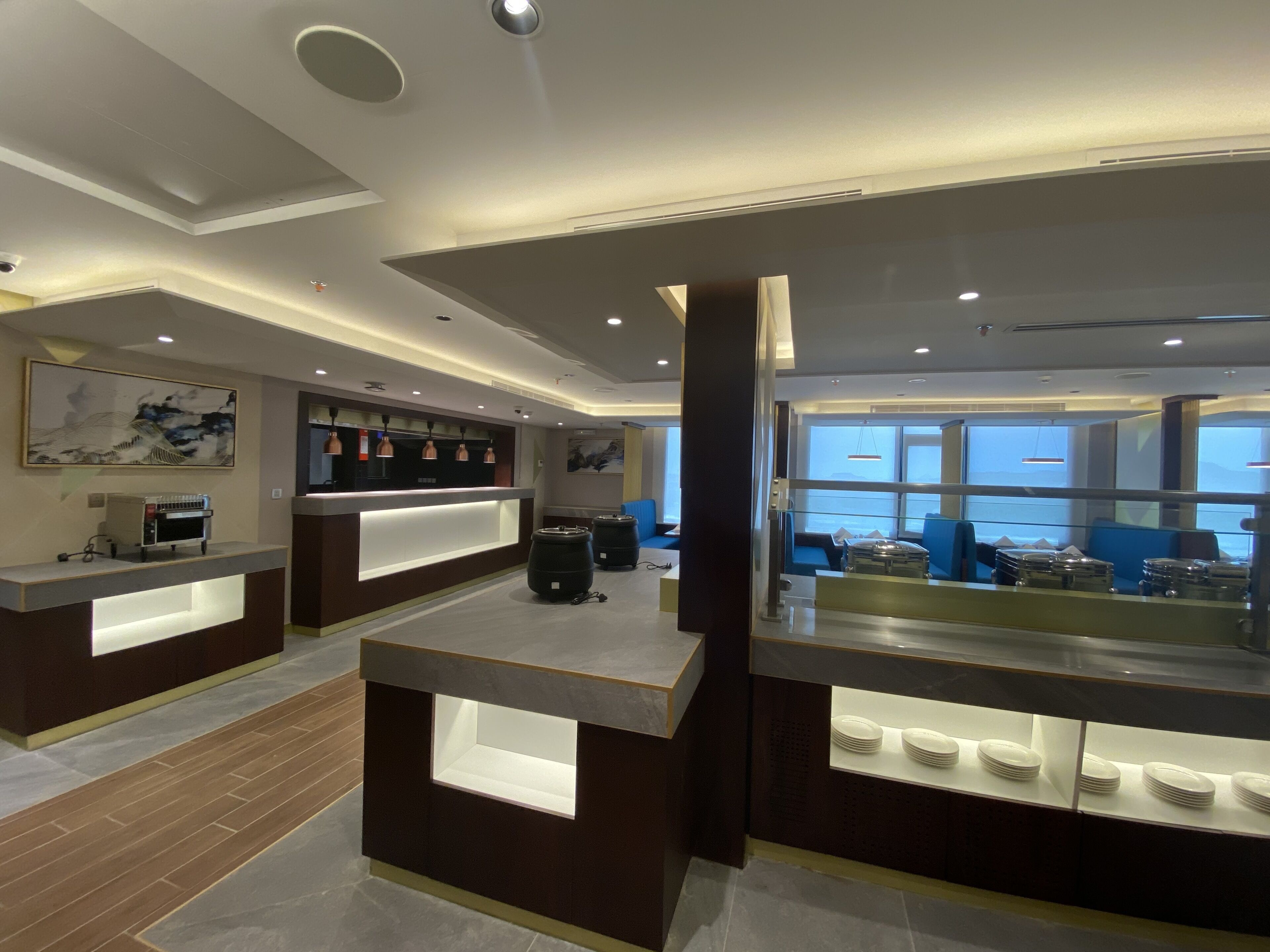 Velar Inn Hotel 4*