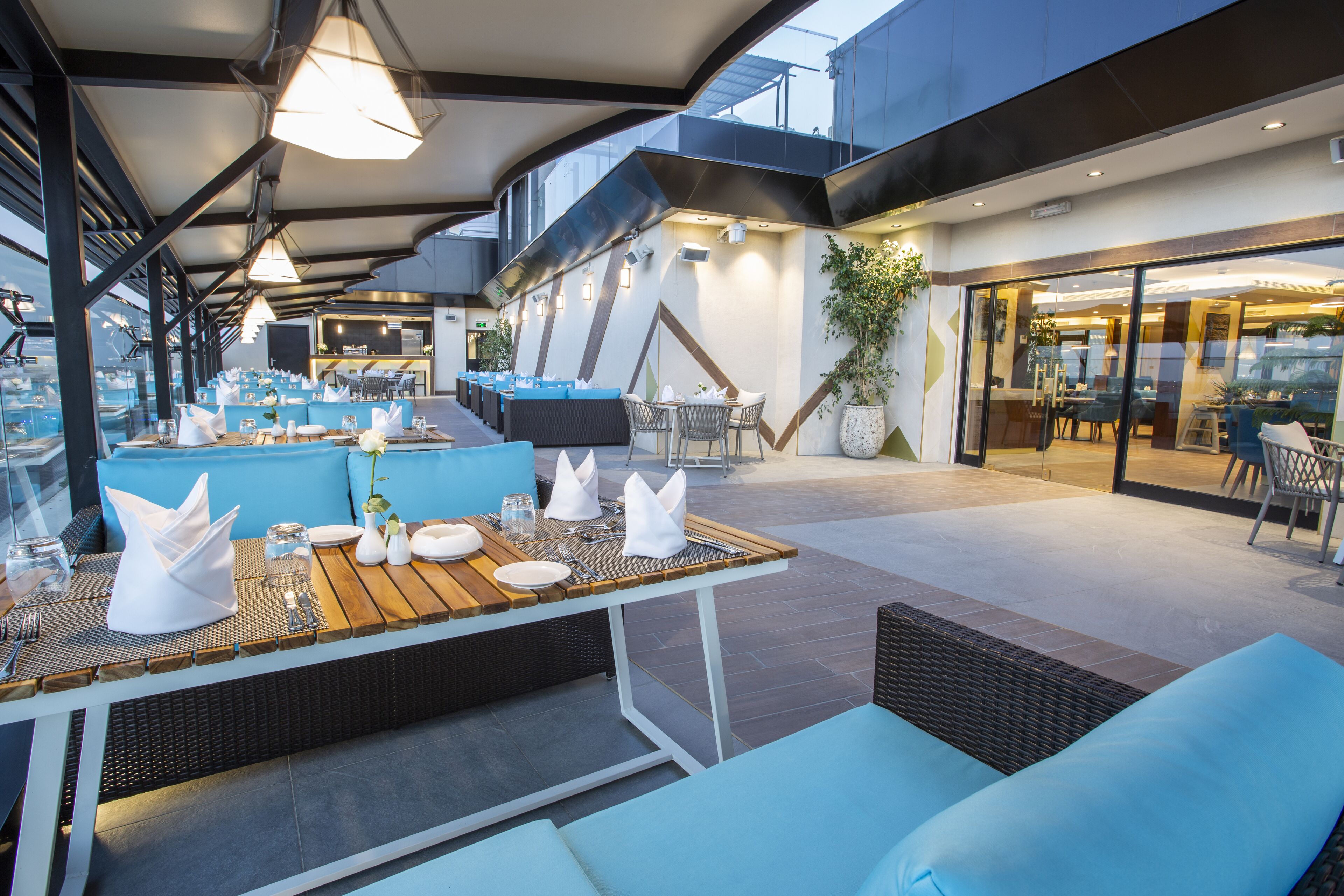 Velar Inn Hotel 4*