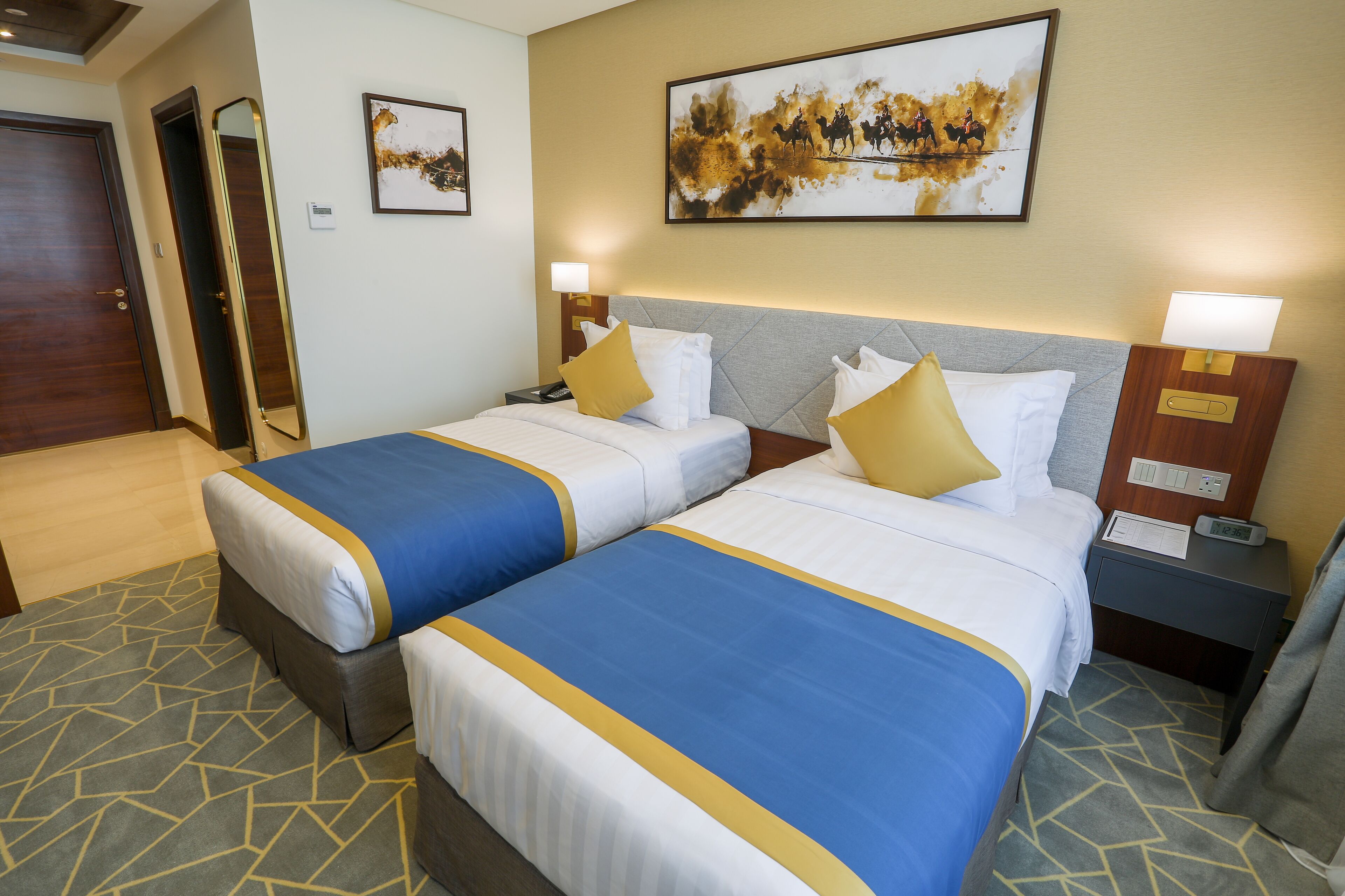 Velar Inn Hotel 4*