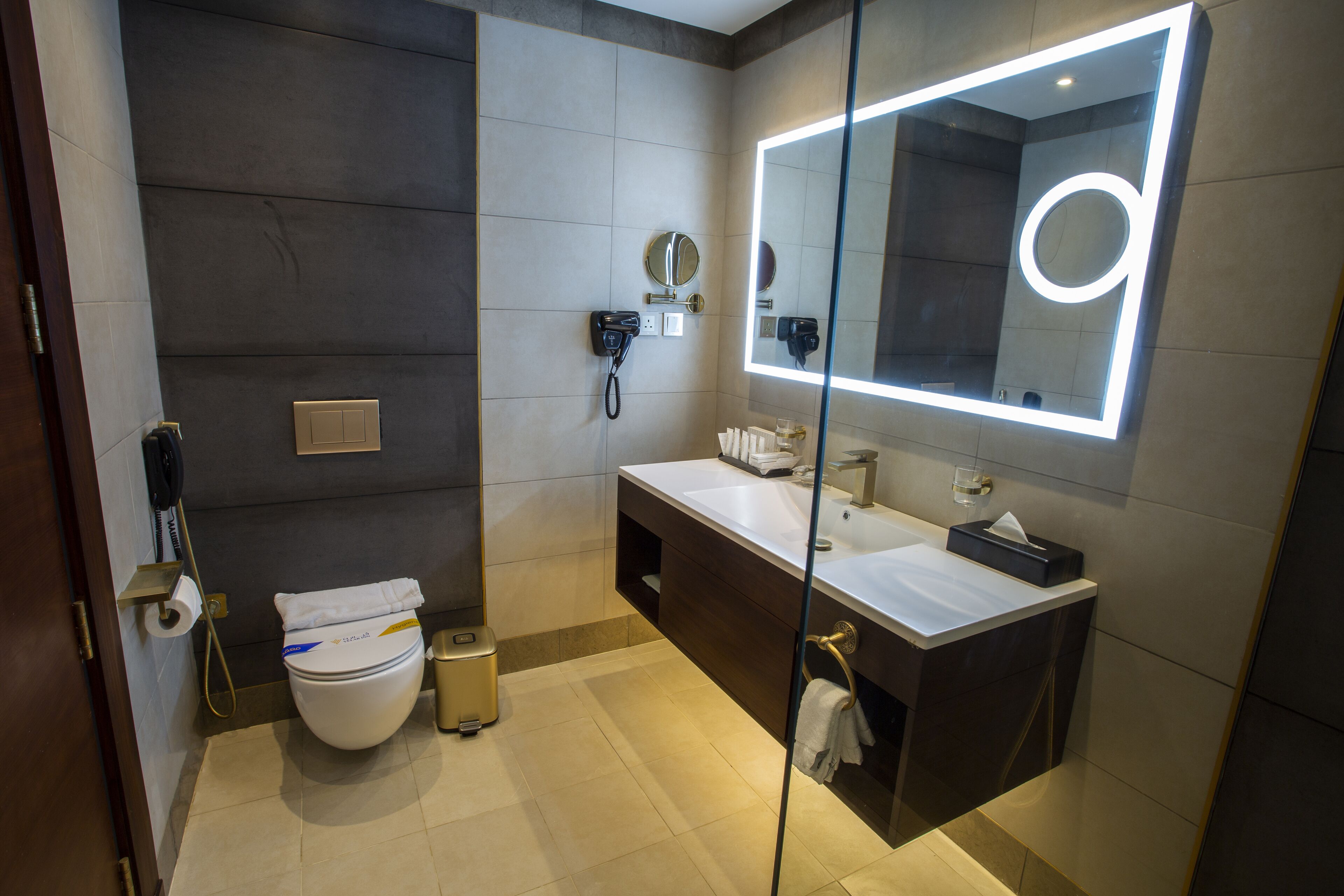Velar Inn Hotel 4*