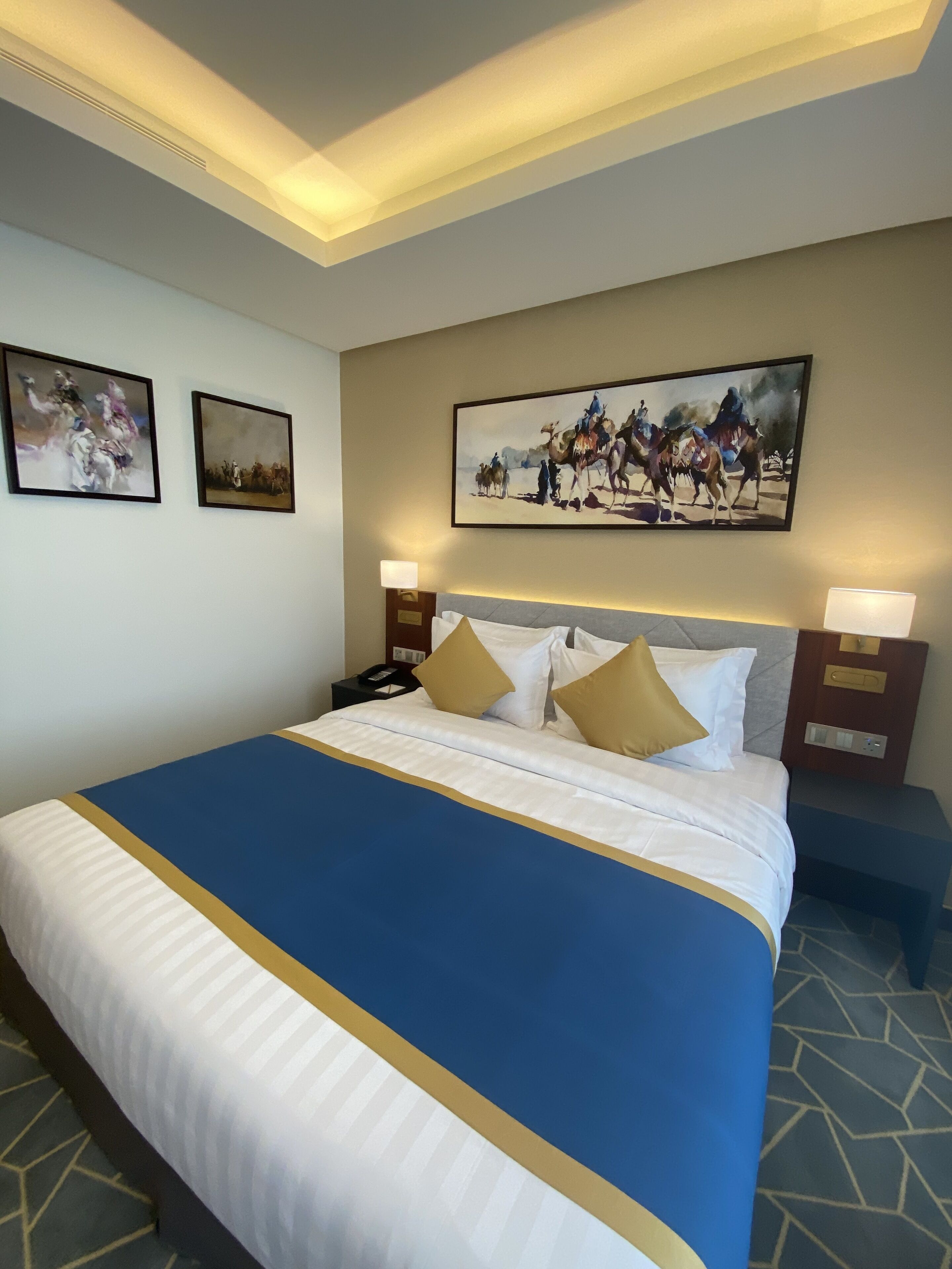 Velar Inn Hotel 4*